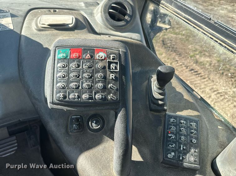 image for item NF9367 2014 John Deere 300D Series II haul truck