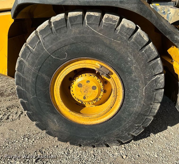 image for item NF9367 2014 John Deere 300D Series II haul truck