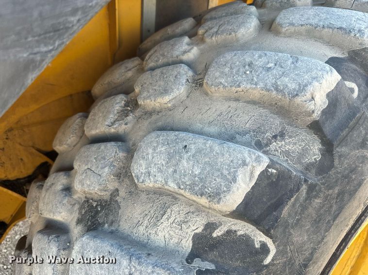 image for item NF9367 2014 John Deere 300D Series II haul truck