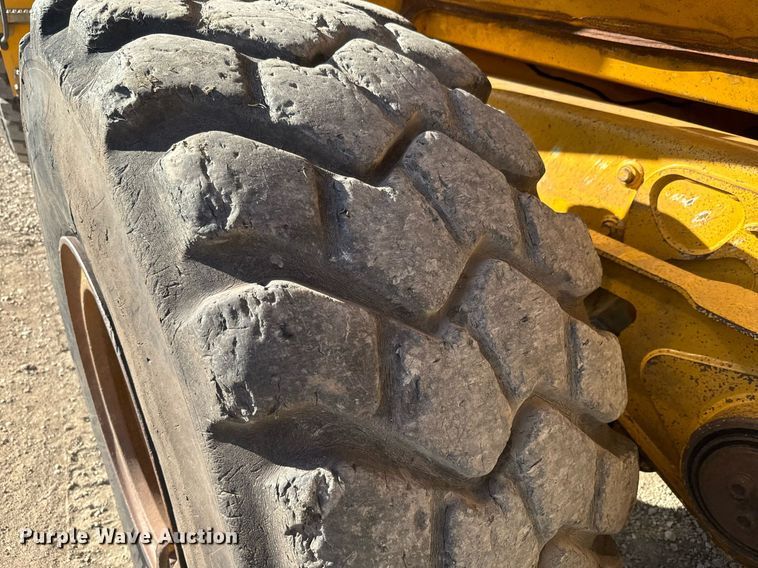 image for item NF9367 2014 John Deere 300D Series II haul truck