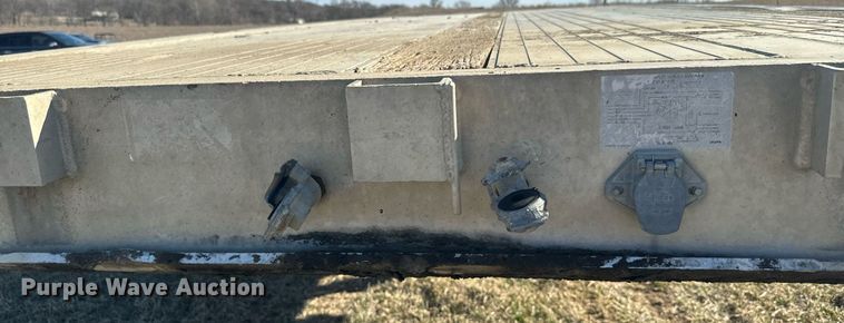 image for item NF9368 1997 Ravens flatbed trailer