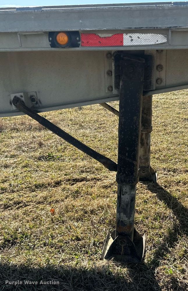 image for item NF9368 1997 Ravens flatbed trailer