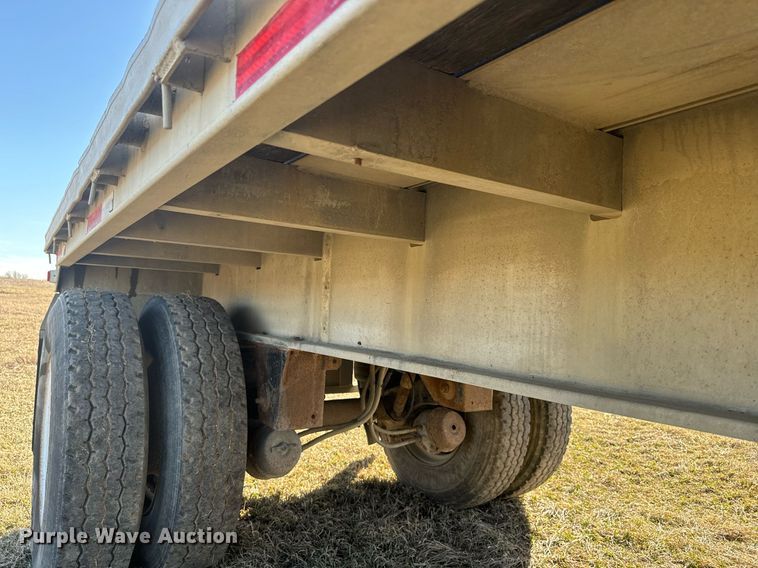 image for item NF9368 1997 Ravens flatbed trailer