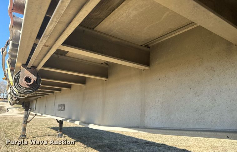 image for item NF9368 1997 Ravens flatbed trailer