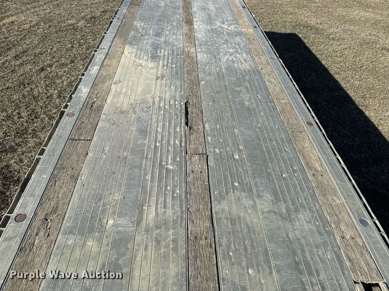 image for item NF9368 1997 Ravens flatbed trailer