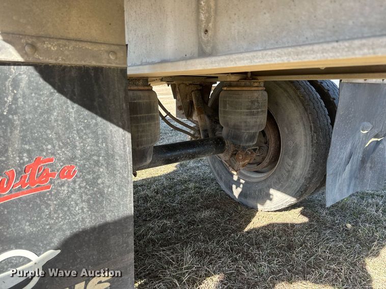 image for item NF9368 1997 Ravens flatbed trailer