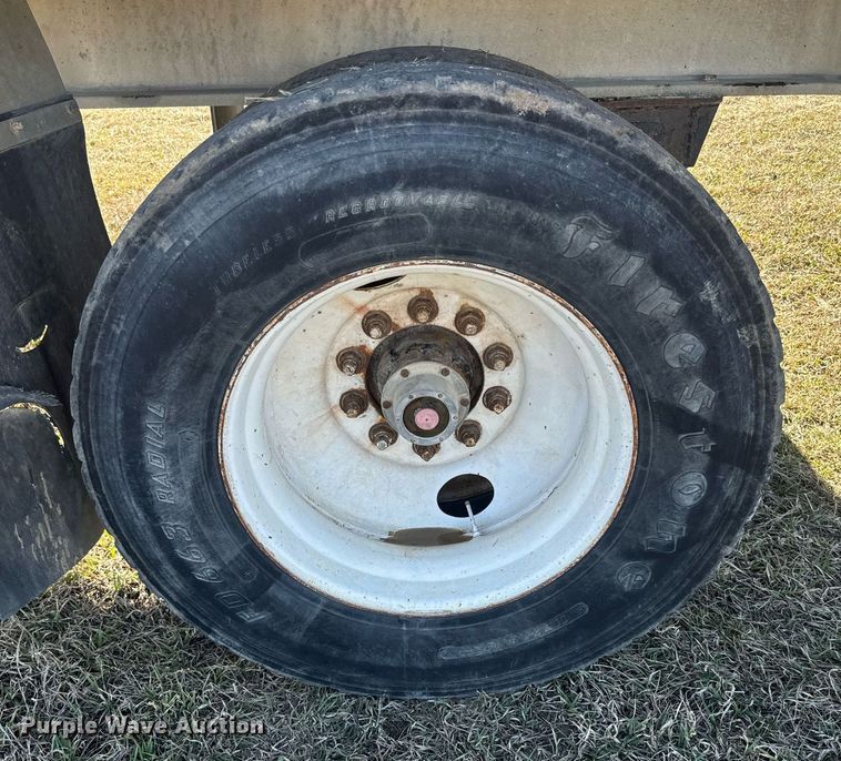 image for item NF9368 1997 Ravens flatbed trailer