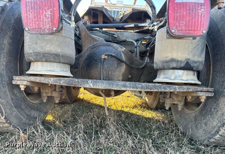 image for item NF9369 2007 Freightliner  Columbia  semi truck