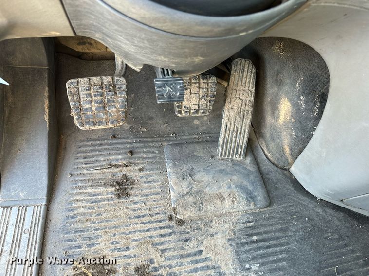 image for item NF9369 2007 Freightliner  Columbia  semi truck