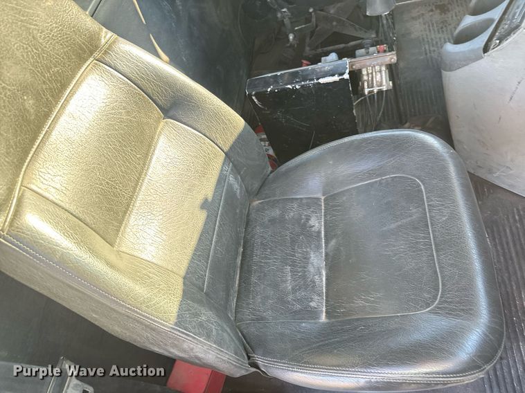 image for item NF9369 2007 Freightliner  Columbia  semi truck