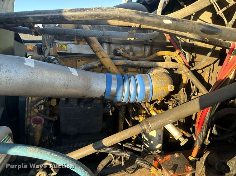 image for item NF9369 2007 Freightliner  Columbia  semi truck