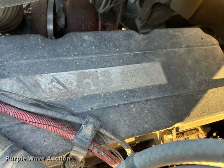 image for item NF9369 2007 Freightliner  Columbia  semi truck