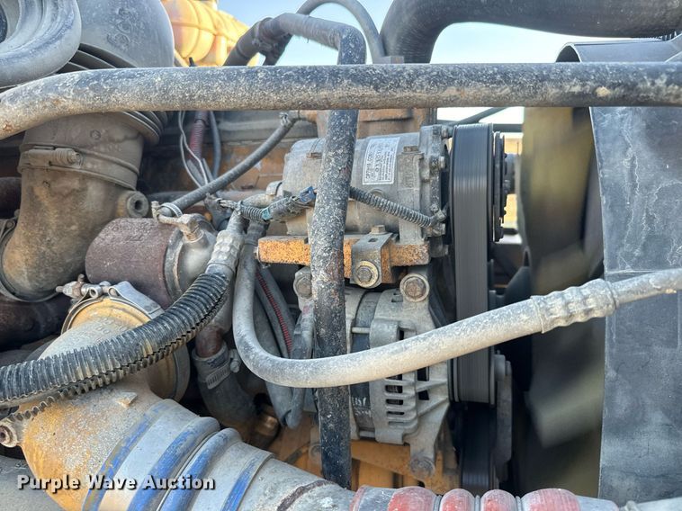 image for item NF9369 2007 Freightliner  Columbia  semi truck