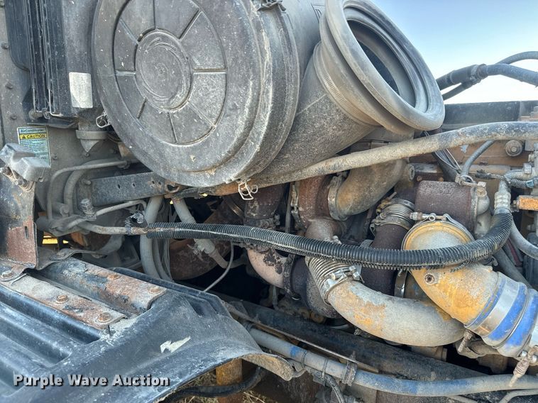 image for item NF9369 2007 Freightliner  Columbia  semi truck