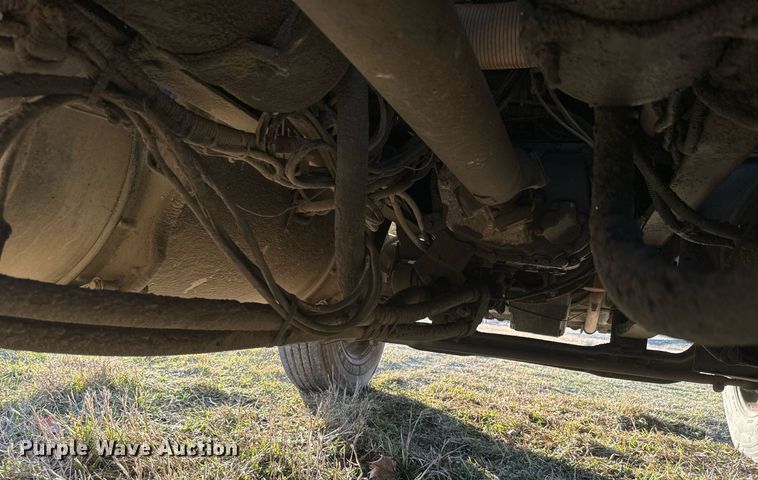 image for item NF9369 2007 Freightliner  Columbia  semi truck