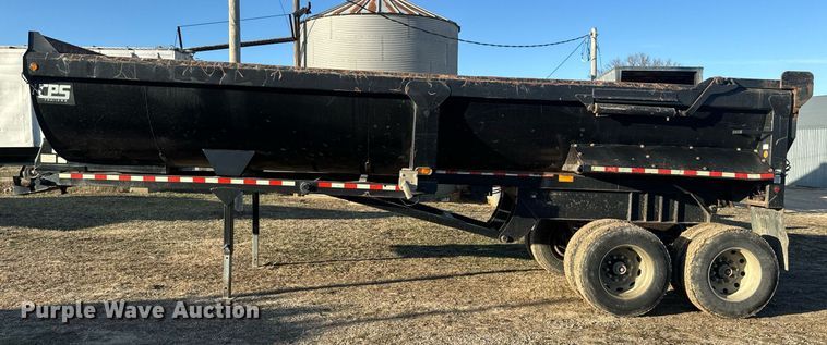 image for item NF9371 2010 Manac end dump trailer