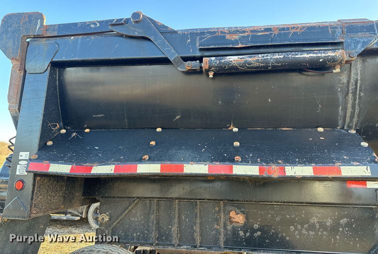 image for item NF9371 2010 Manac end dump trailer