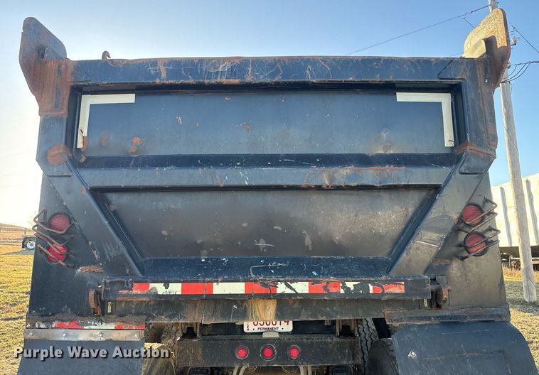 image for item NF9371 2010 Manac end dump trailer
