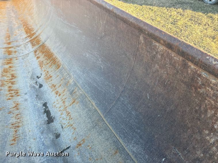 image for item NF9371 2010 Manac end dump trailer