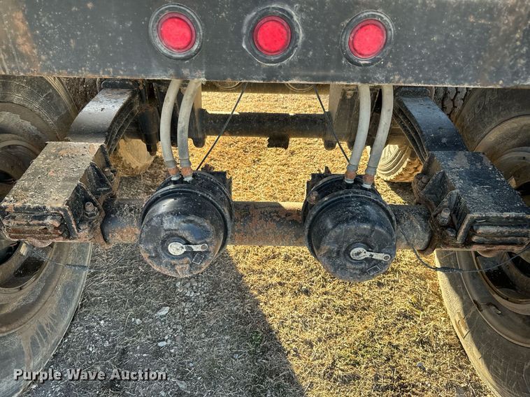 image for item NF9371 2010 Manac end dump trailer