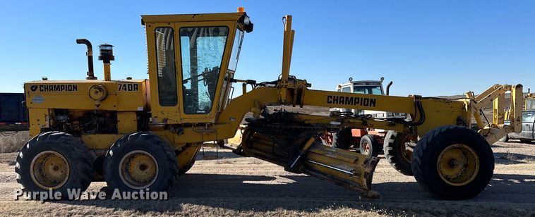 image for item NJ9382 1990 Champion 740A motor grader