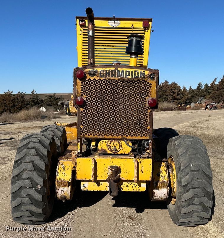 image for item NJ9382 1990 Champion 740A motor grader