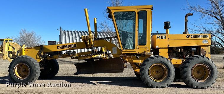 image for item NJ9382 1990 Champion 740A motor grader