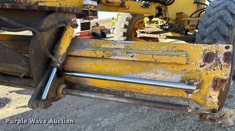 image for item NJ9382 1990 Champion 740A motor grader