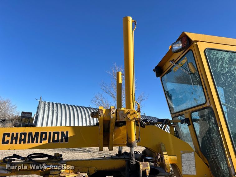 image for item NJ9382 1990 Champion 740A motor grader