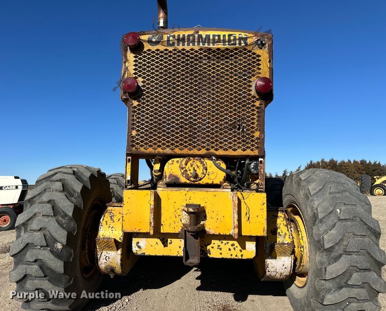 image for item NJ9382 1990 Champion 740A motor grader