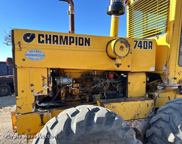 image for item NJ9382 1990 Champion 740A motor grader