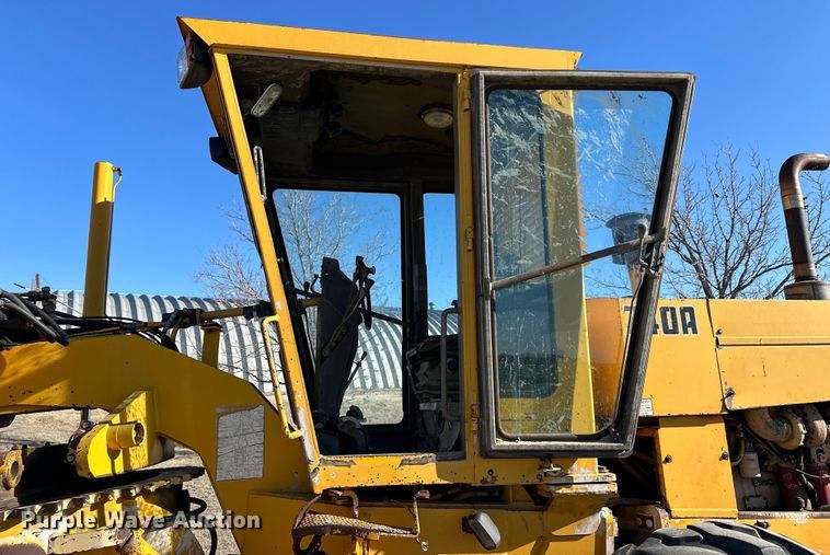 image for item NJ9382 1990 Champion 740A motor grader