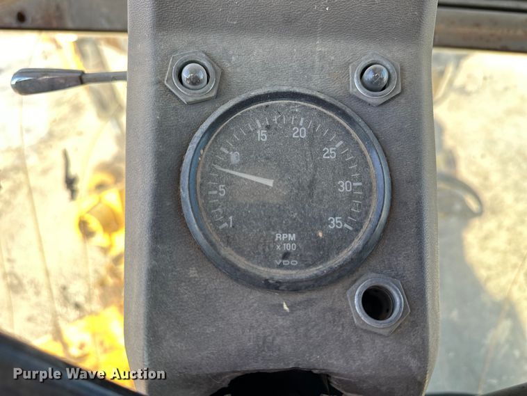 image for item NJ9382 1990 Champion 740A motor grader