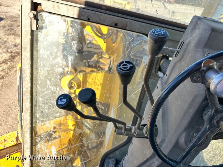 image for item NJ9382 1990 Champion 740A motor grader