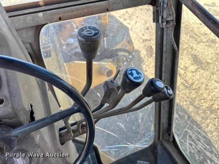 image for item NJ9382 1990 Champion 740A motor grader