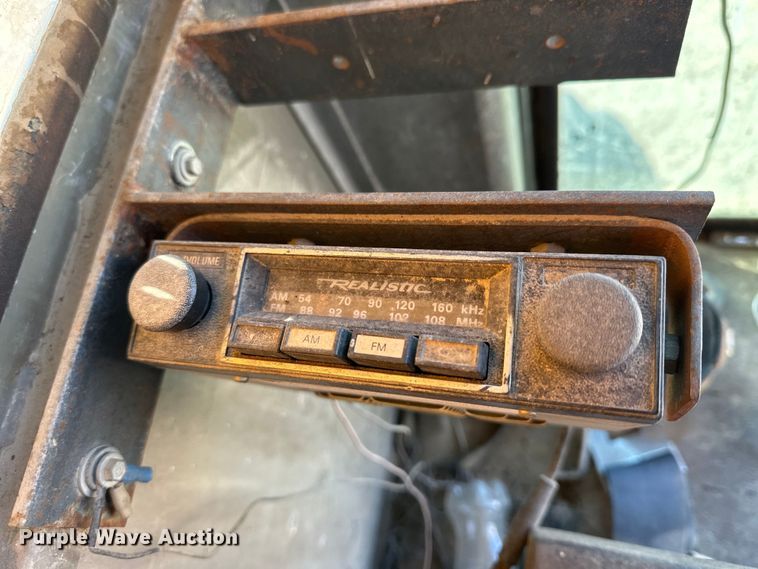 image for item NJ9382 1990 Champion 740A motor grader