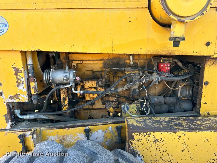 image for item NJ9382 1990 Champion 740A motor grader