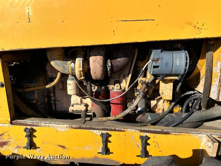 image for item NJ9382 1990 Champion 740A motor grader