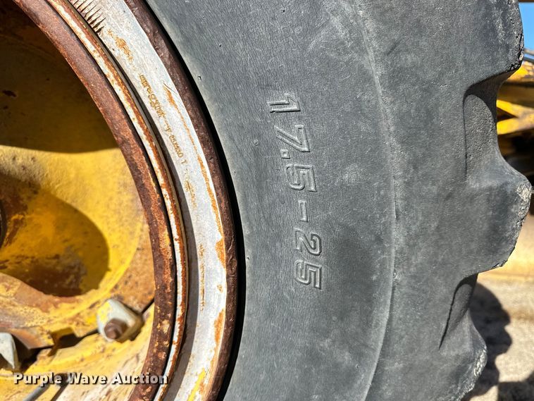 image for item NJ9382 1990 Champion 740A motor grader