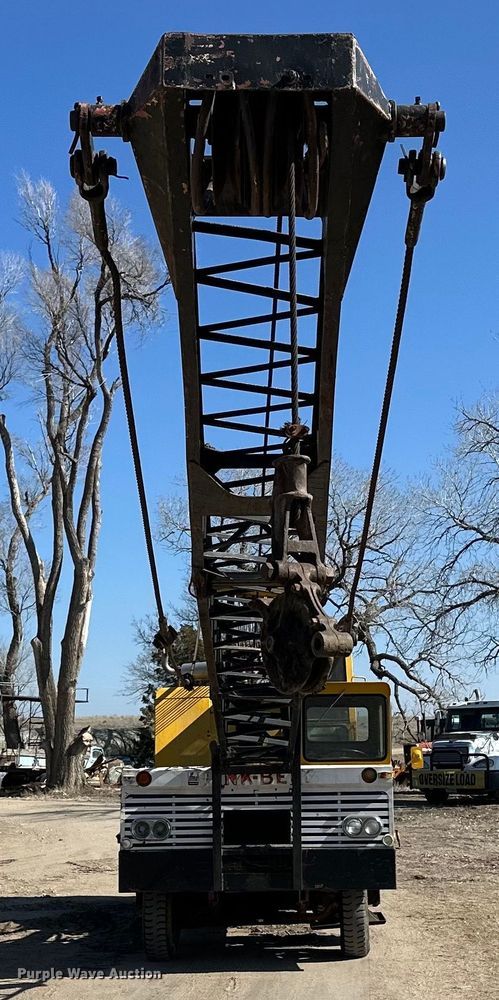 image for item NJ9401 Link-Belt HC-48 crane