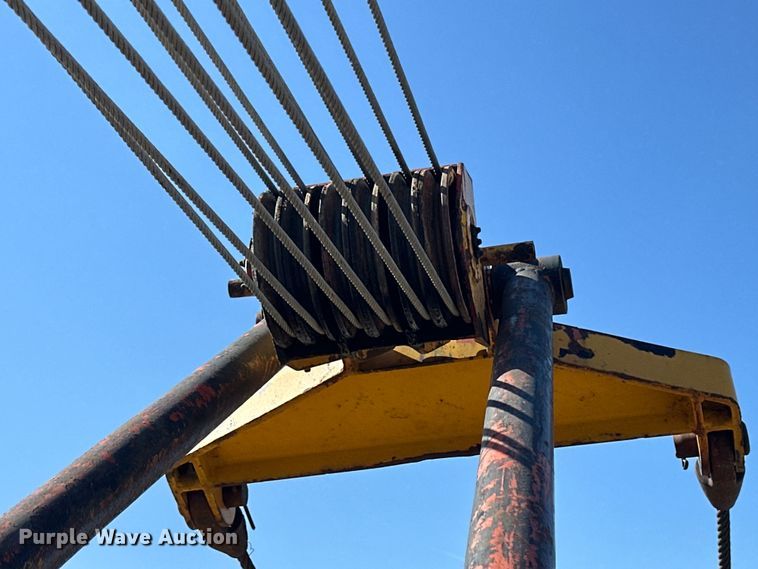 image for item NJ9401 Link-Belt HC-48 crane