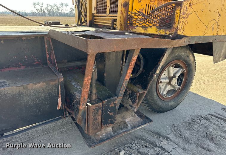 image for item NJ9401 Link-Belt HC-48 crane