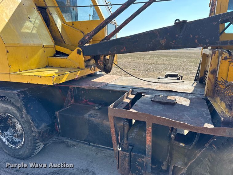 image for item NJ9401 Link-Belt HC-48 crane
