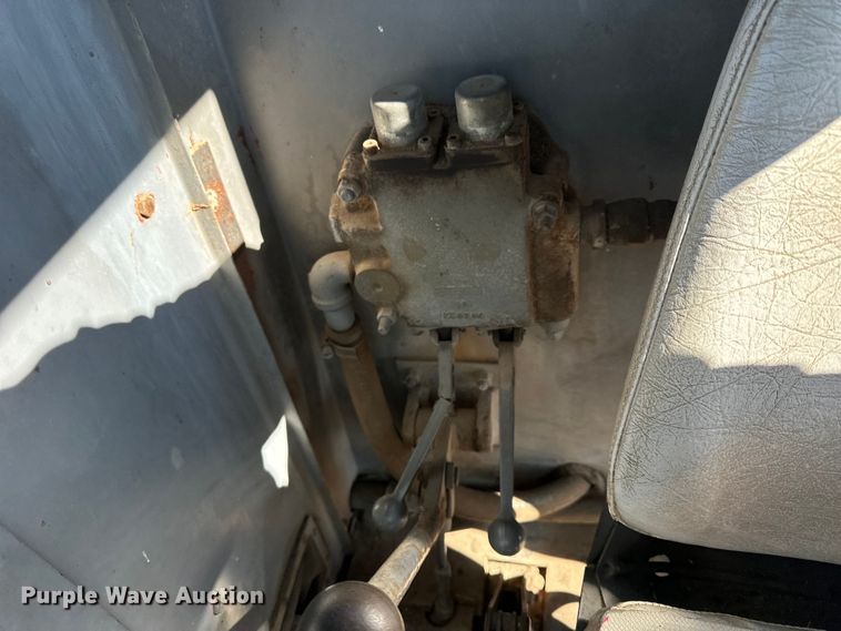 image for item NJ9401 Link-Belt HC-48 crane