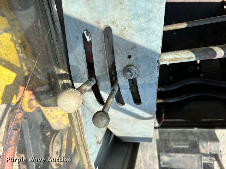 image for item NJ9401 Link-Belt HC-48 crane