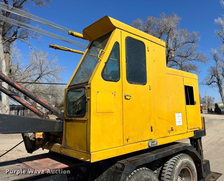 image for item NJ9401 Link-Belt HC-48 crane