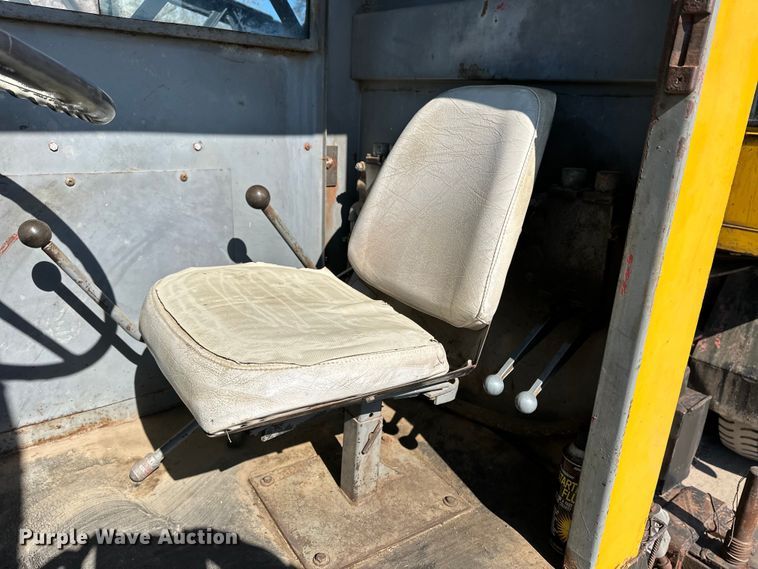 image for item NJ9401 Link-Belt HC-48 crane