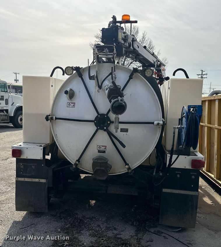 image for item NL9373 2015 Ring-O-Matic 1300 vacuum excavator