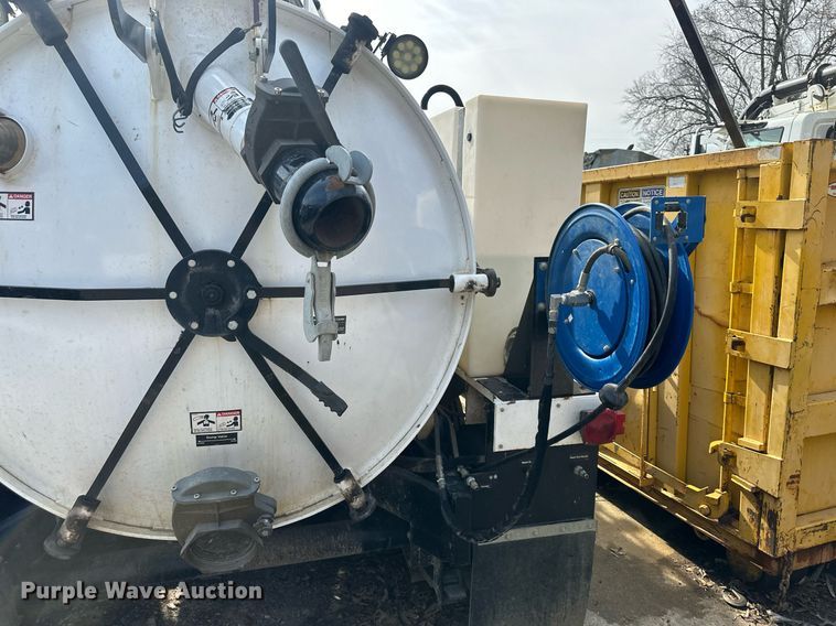 image for item NL9373 2015 Ring-O-Matic 1300 vacuum excavator