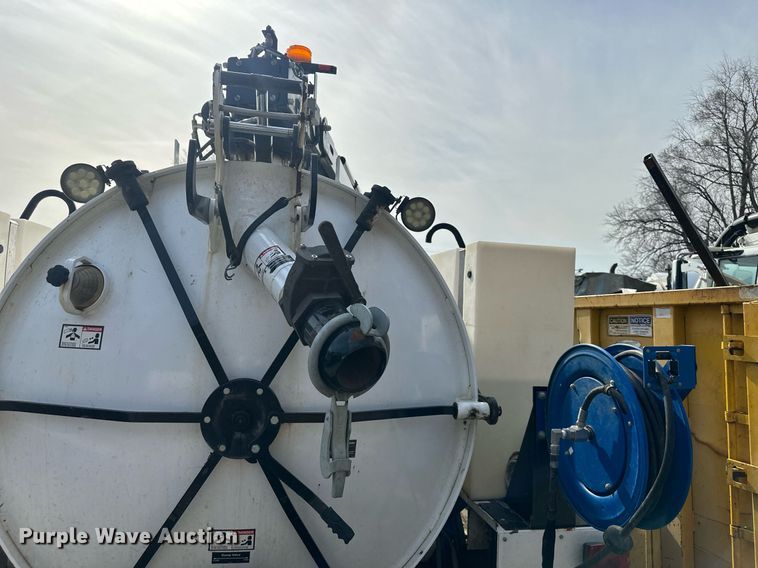 image for item NL9373 2015 Ring-O-Matic 1300 vacuum excavator